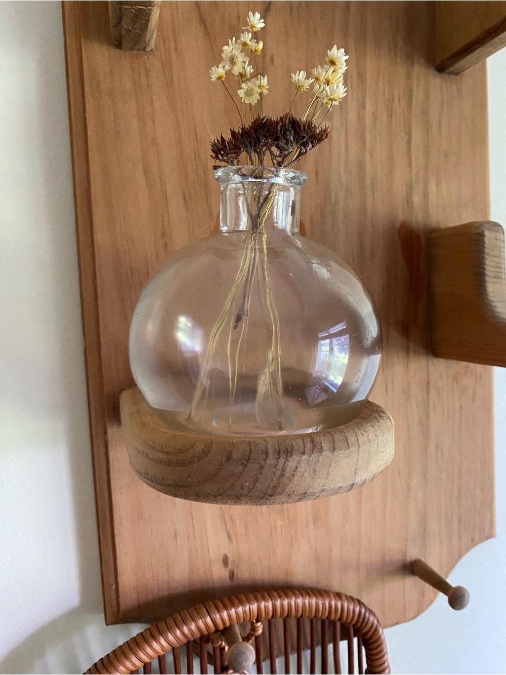 Rustic Natural Wood Wall Hook Rack w/ Heart Cutout (Basket & Vase Included) - Picture 7 of 7